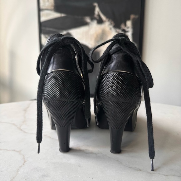 Like new - Black DKNY high heel shoes - Picture 5 of 5